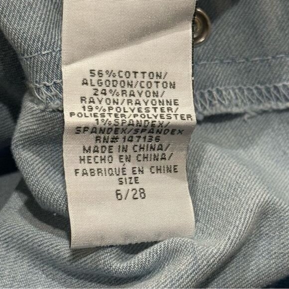 NEW 1822 Denim High Rise Short Exposed Pocket Buttons Coastal Comfort 6/28 - Picture 8 of 11